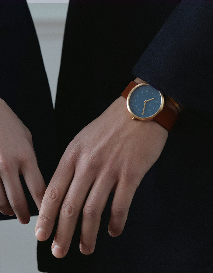 MUSTANG BROWN 40MM + NAVY LEATHER STRAP SET (GOLD)